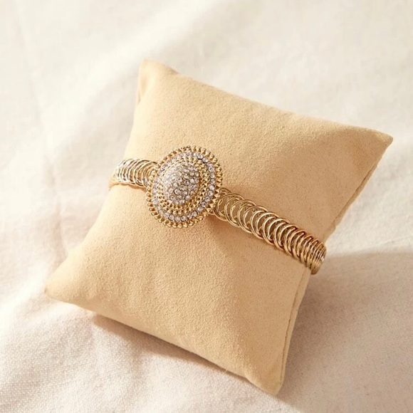 Luxury Adjustable Rhinestone Decor Bracelet - Picture 3 of 3